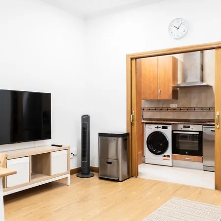 Espacioso Y Bien Equipado Cerca De La Playa アパート