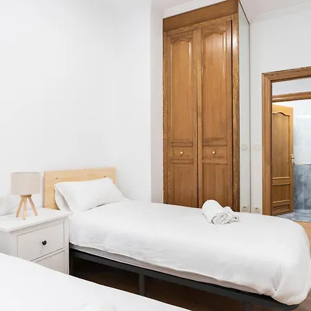 Espacioso Y Bien Equipado Cerca De La Playa Apartamento *