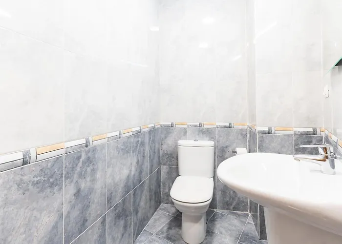 Espacioso Y Bien Equipado Cerca De La Playa アパート