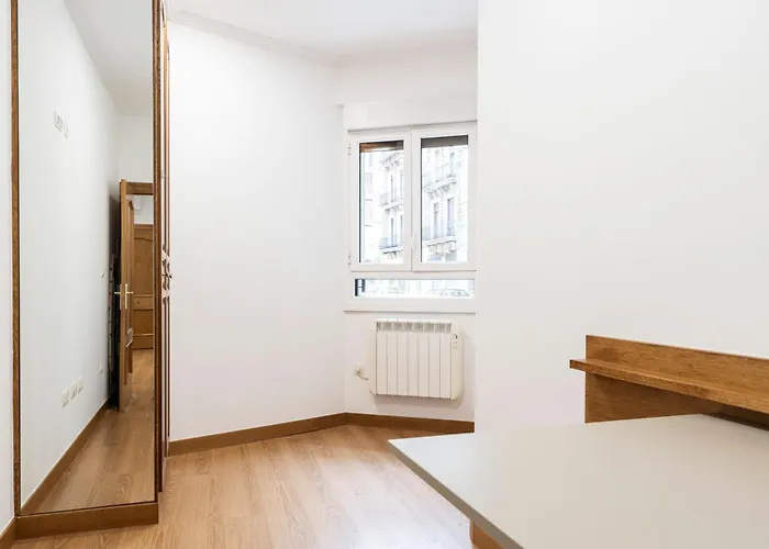 Espacioso Y Bien Equipado Cerca De La Playa Lägenhet